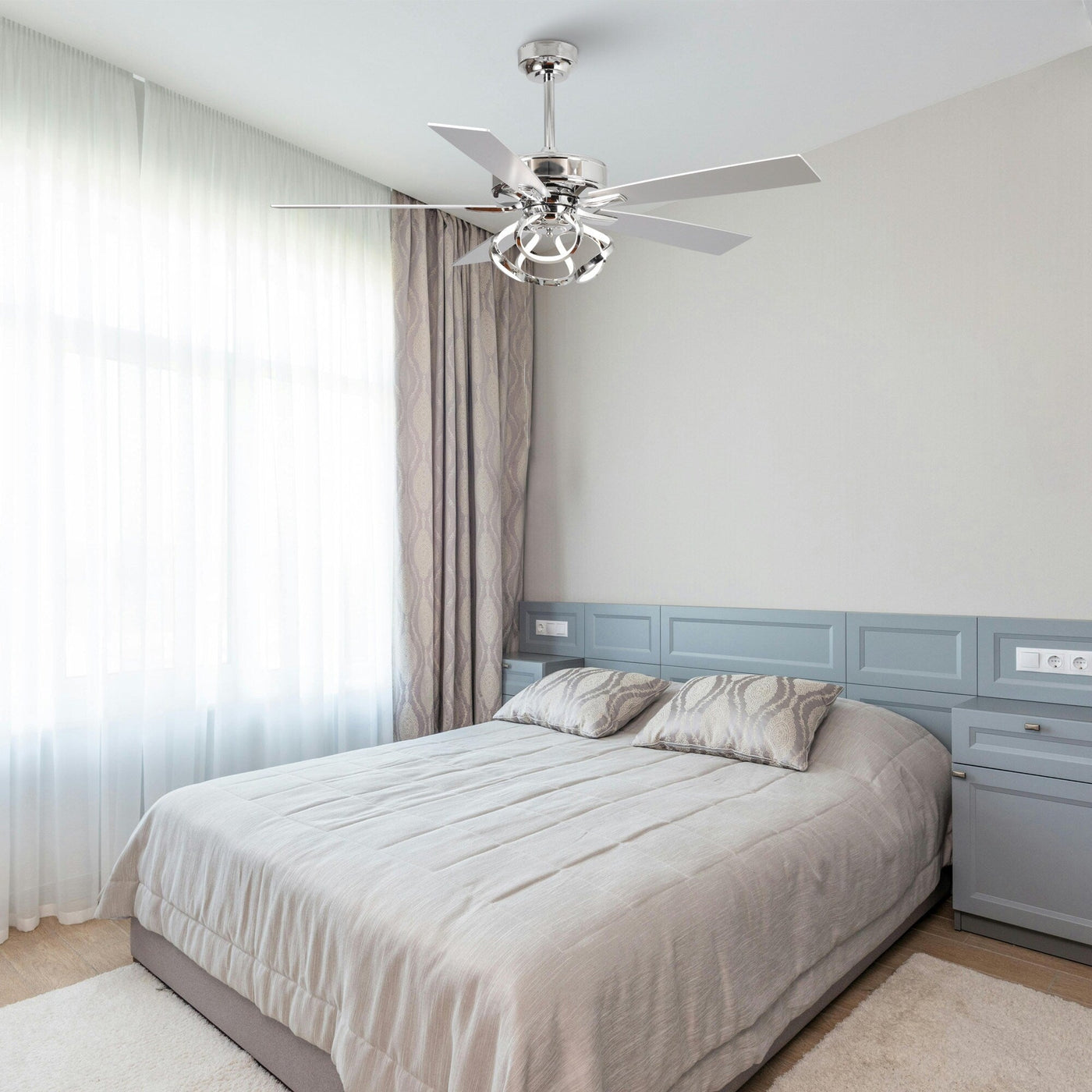 52 Modern Chrome/ Black Indoor Ceiling Fan Light with Remote and 5 Resiversible Blades