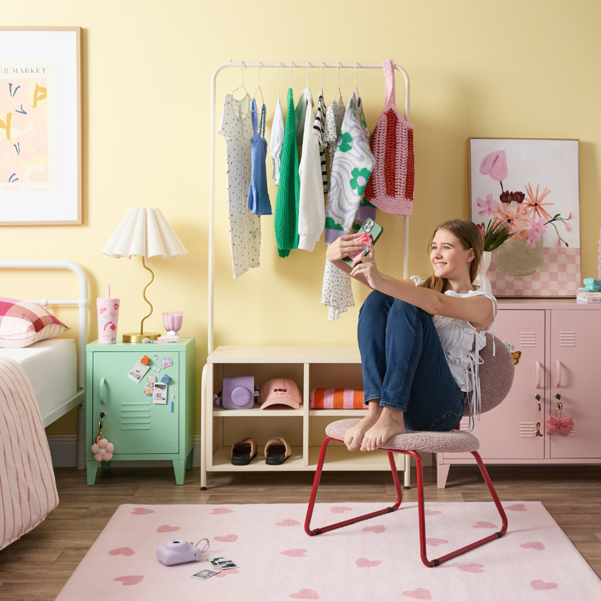 Charley Easy Chair - Pink/Red