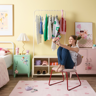 Charley Easy Chair - Pink/Red