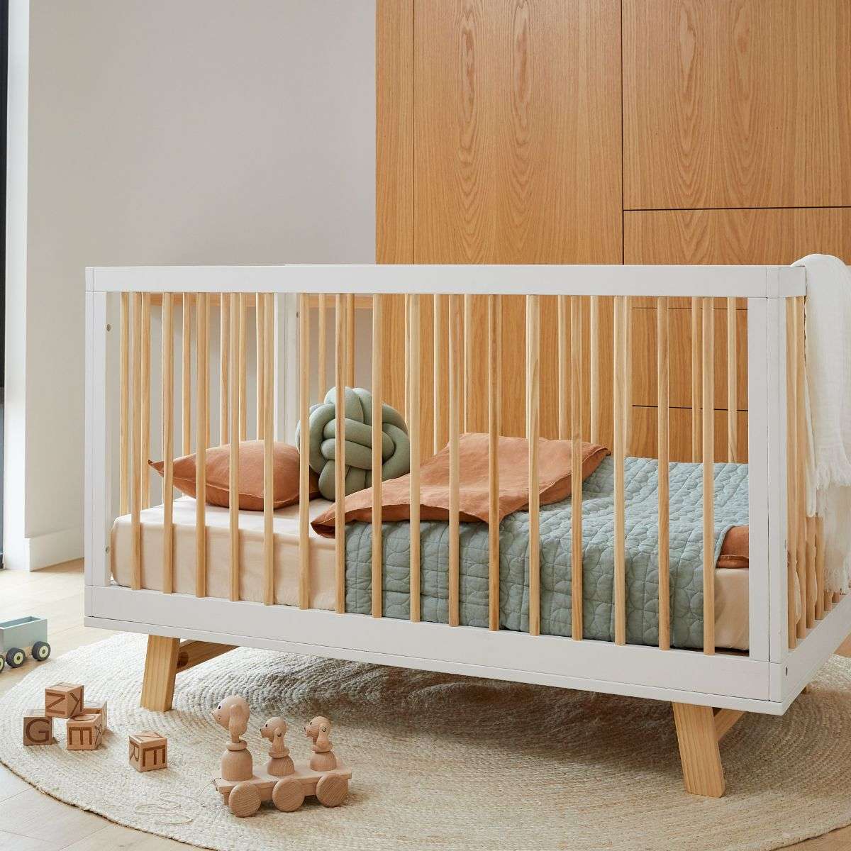 Aspen White/Natural 3-in-1 Cot Conversion Bundle