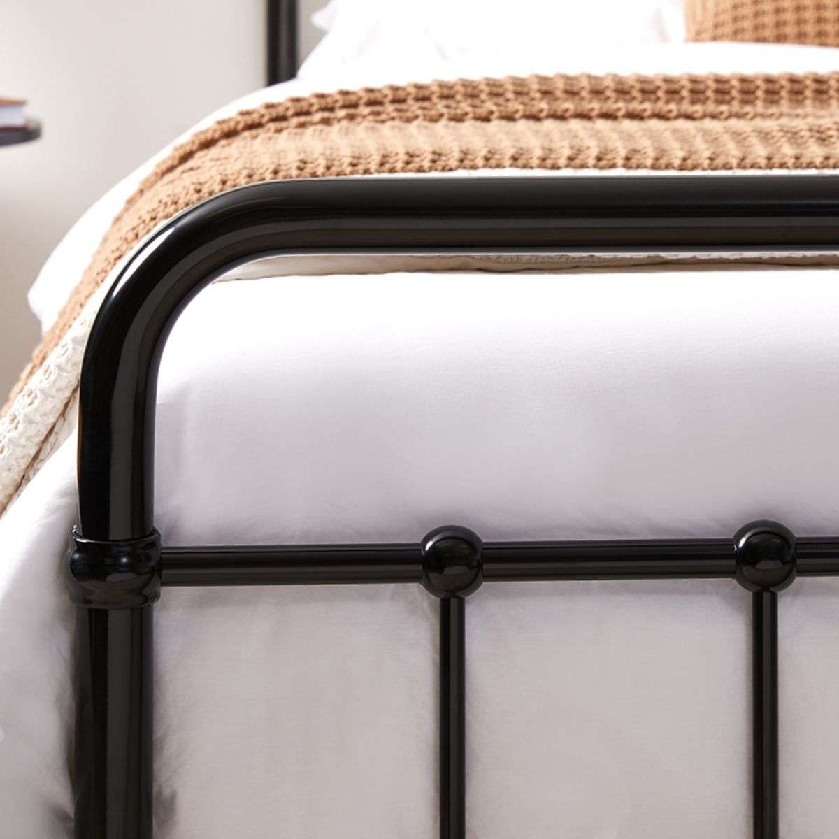 Sonata Queen Bed - Black