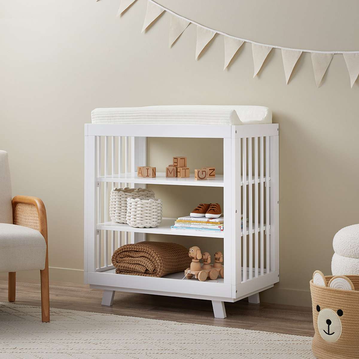 Aspen White Seven Piece Nursery Furniture Set