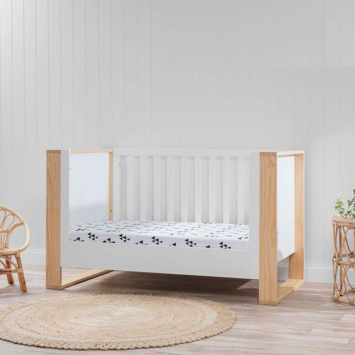 Boston Cot Toddler Bed Conversion - White