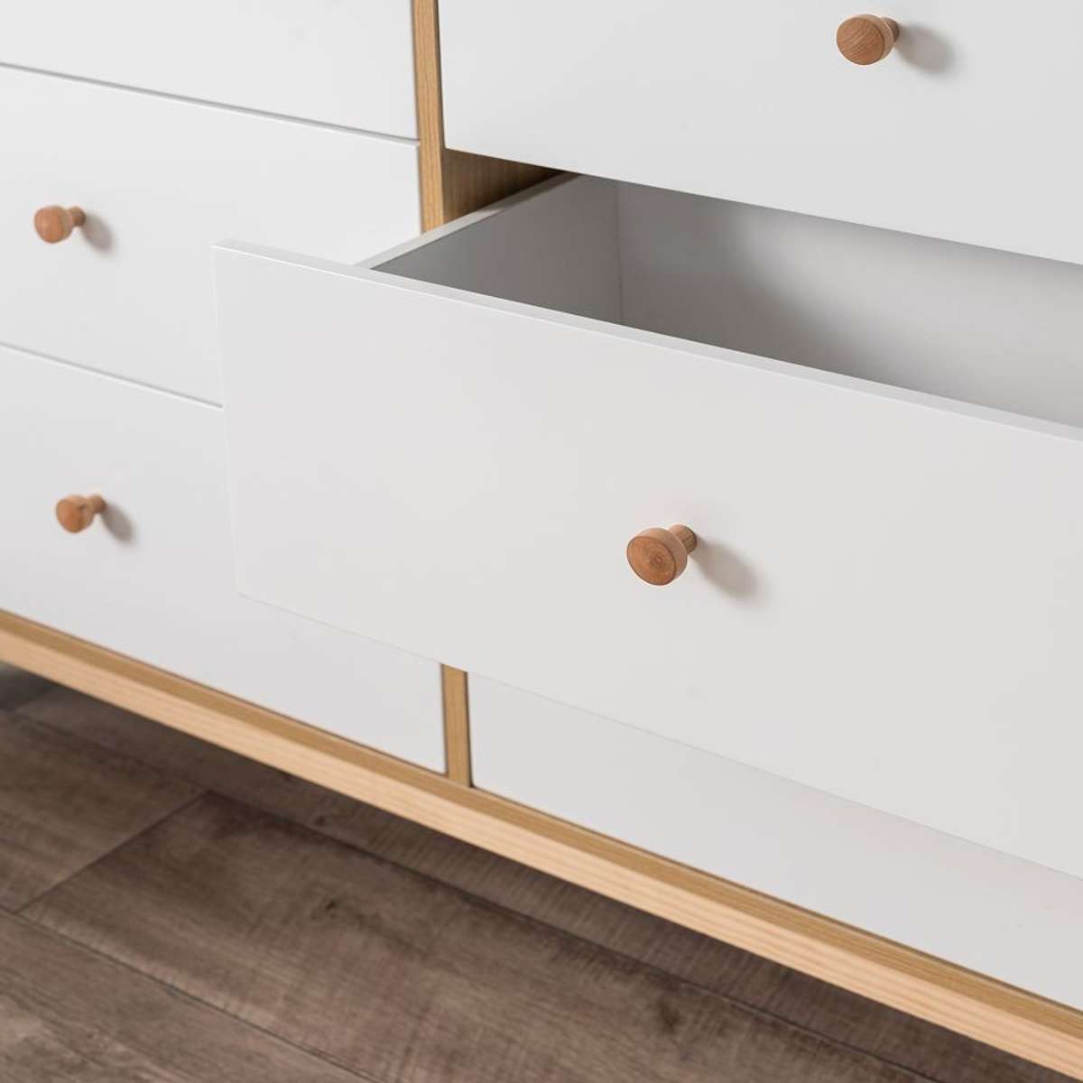 Aspen Six Drawer - White/Natural