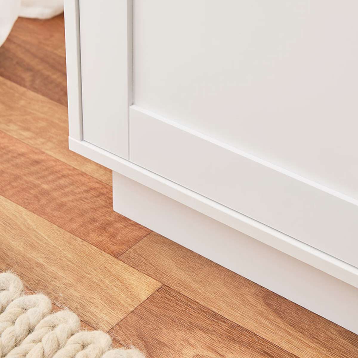 Eros Entertainment Unit - White