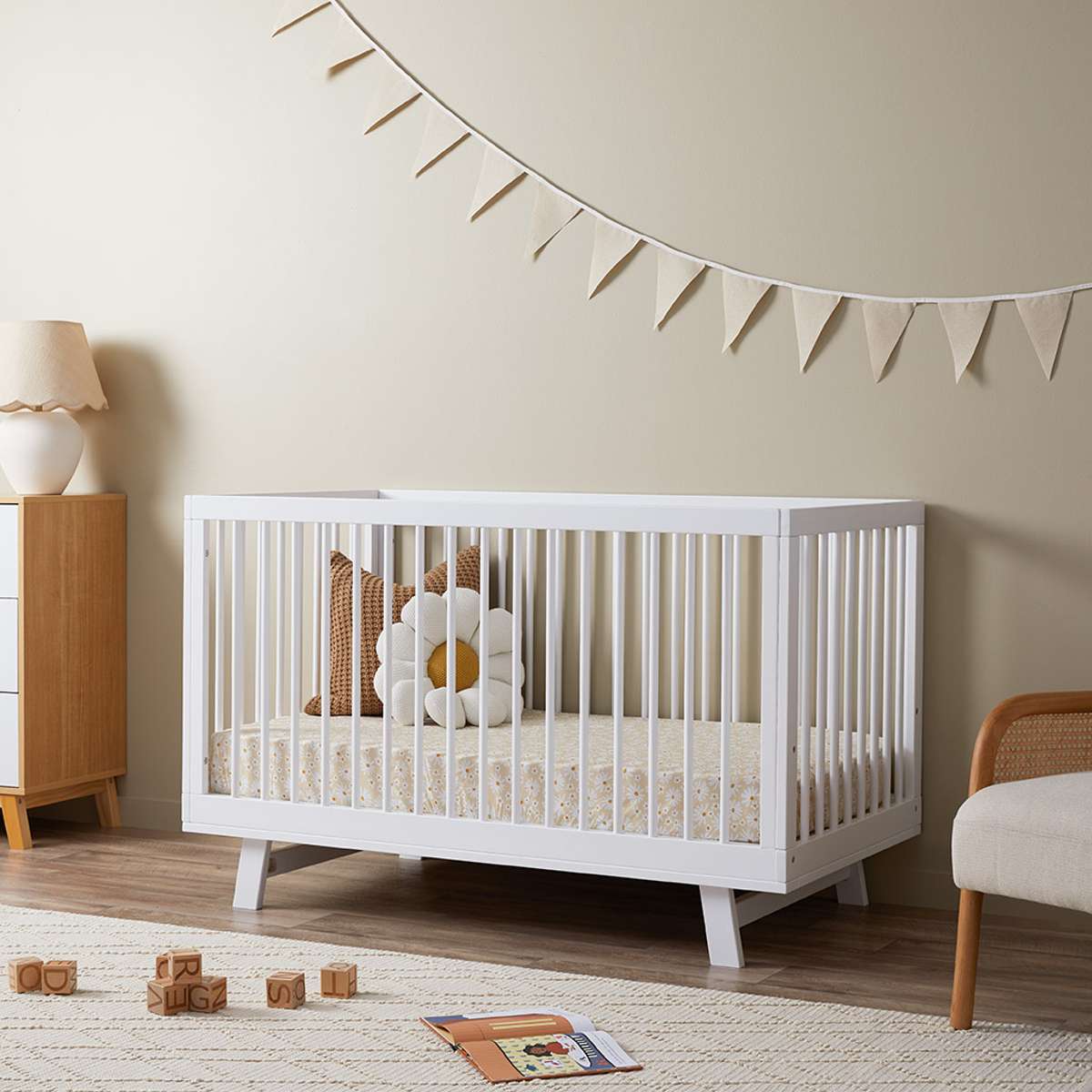 Aspen White Seven Piece Nursery Furniture Set