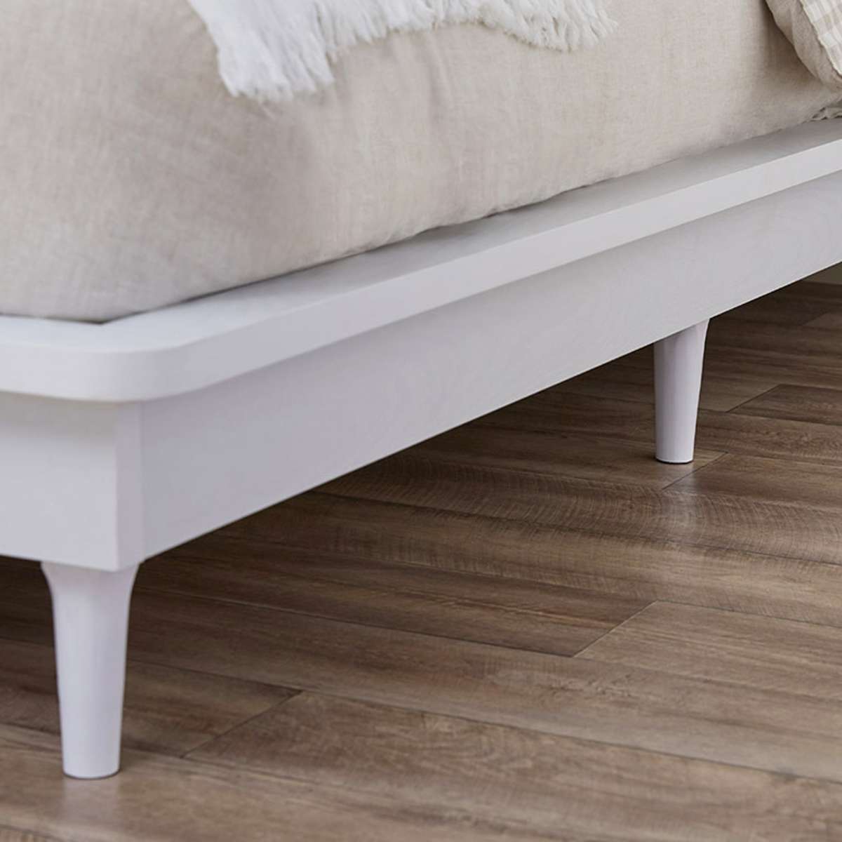 Carson Queen Bed - White