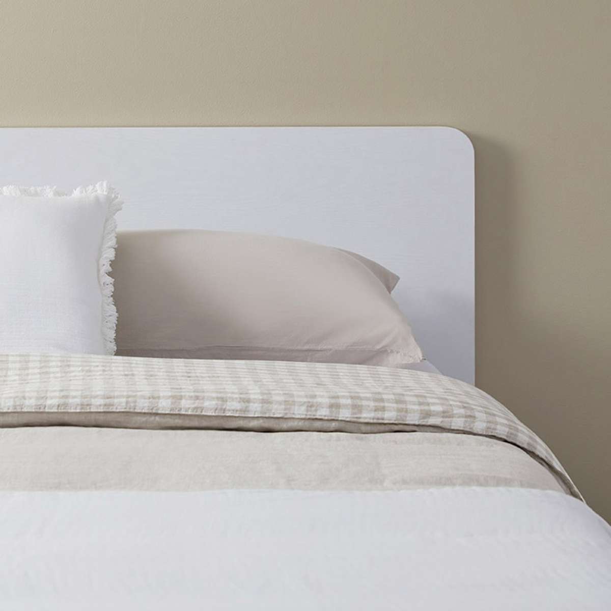 Carson Queen Bed - White