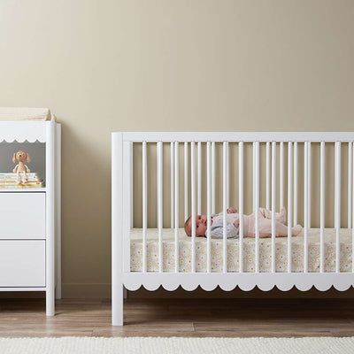 Maisie Scalloped Cot - White