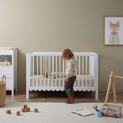 Maisie Scalloped Cot - White