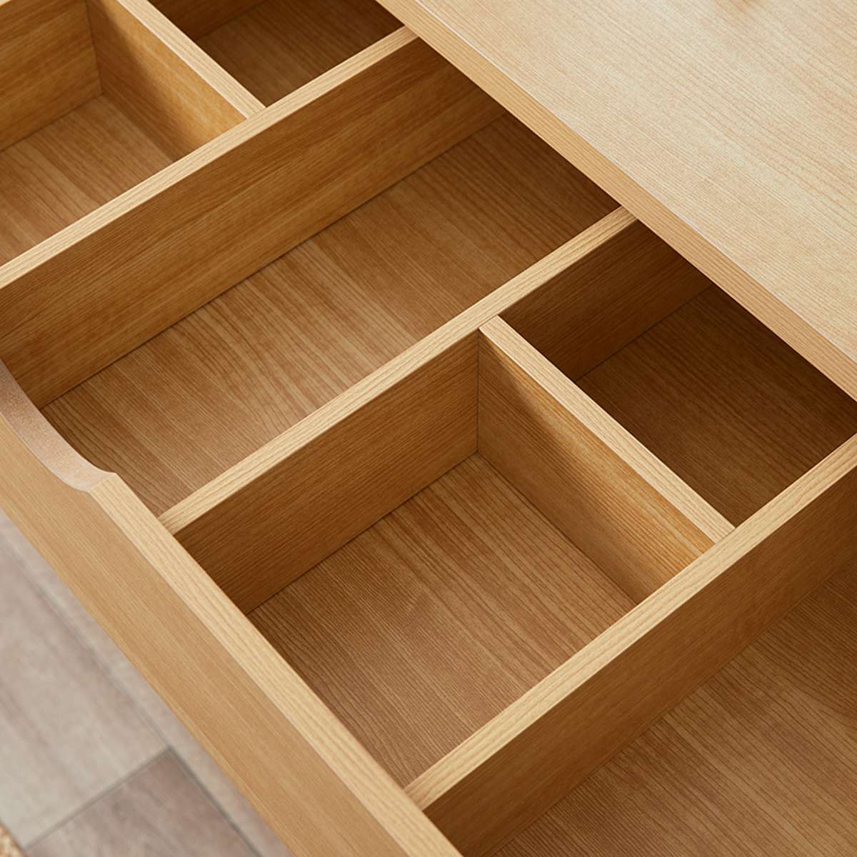 Make-Up Table - Natural