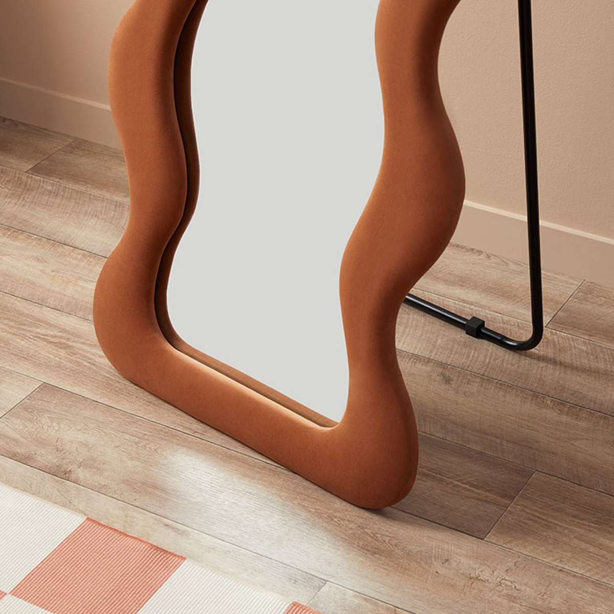 Wiggly Mirror - Rust