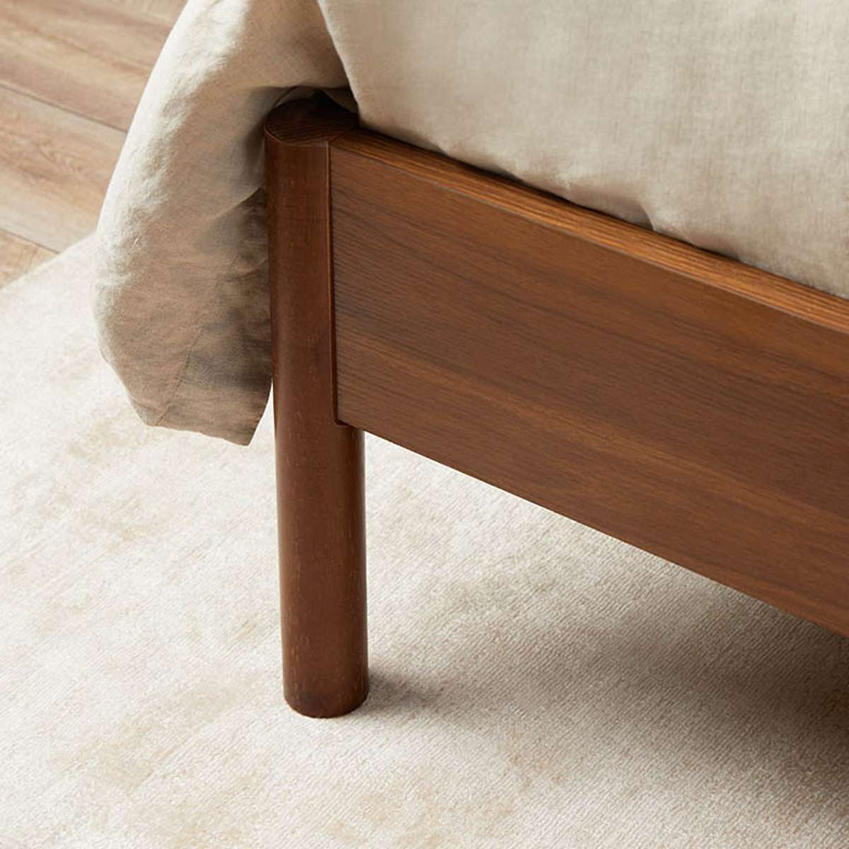 Blair Queen Bed - Walnut