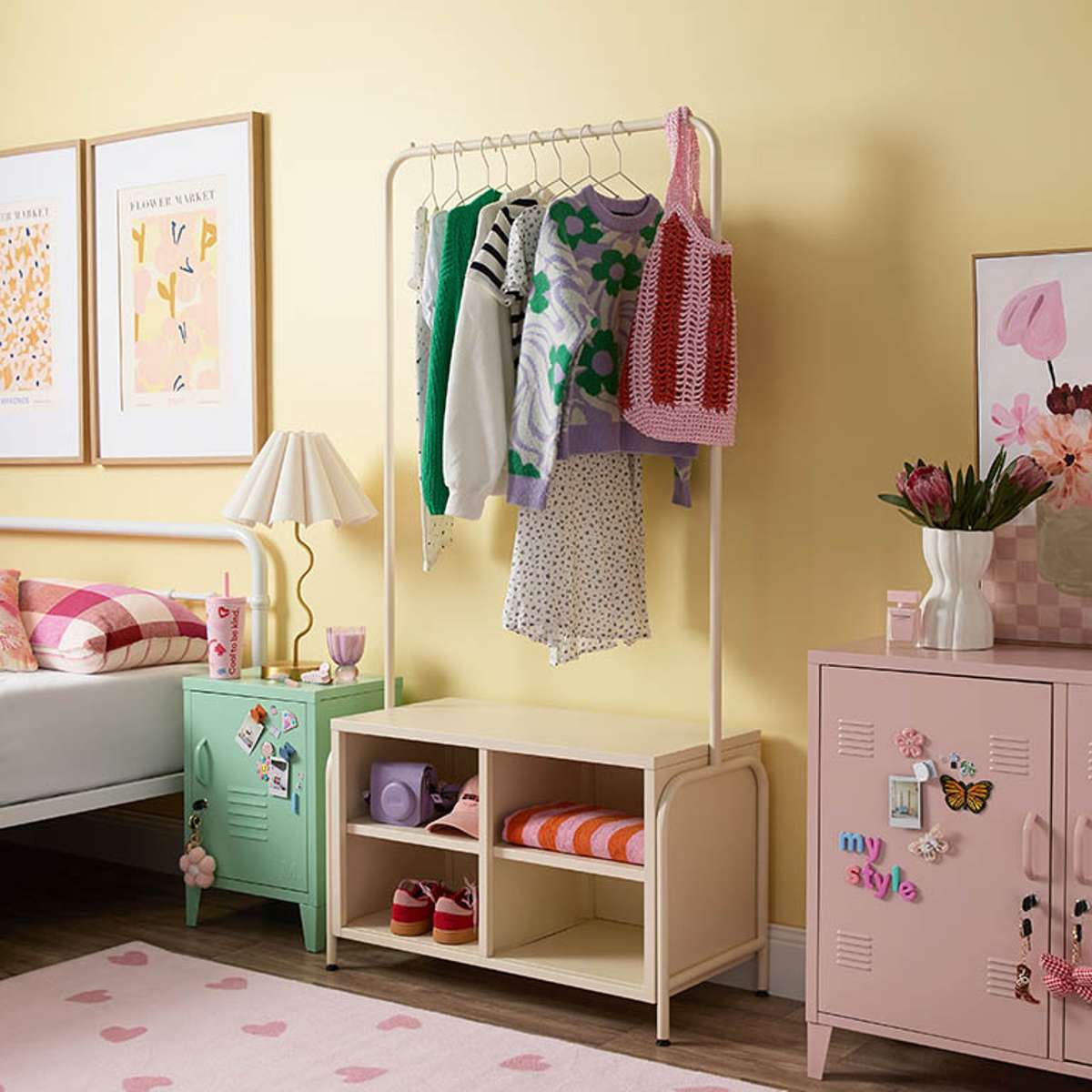 The Daily Rail - Cream