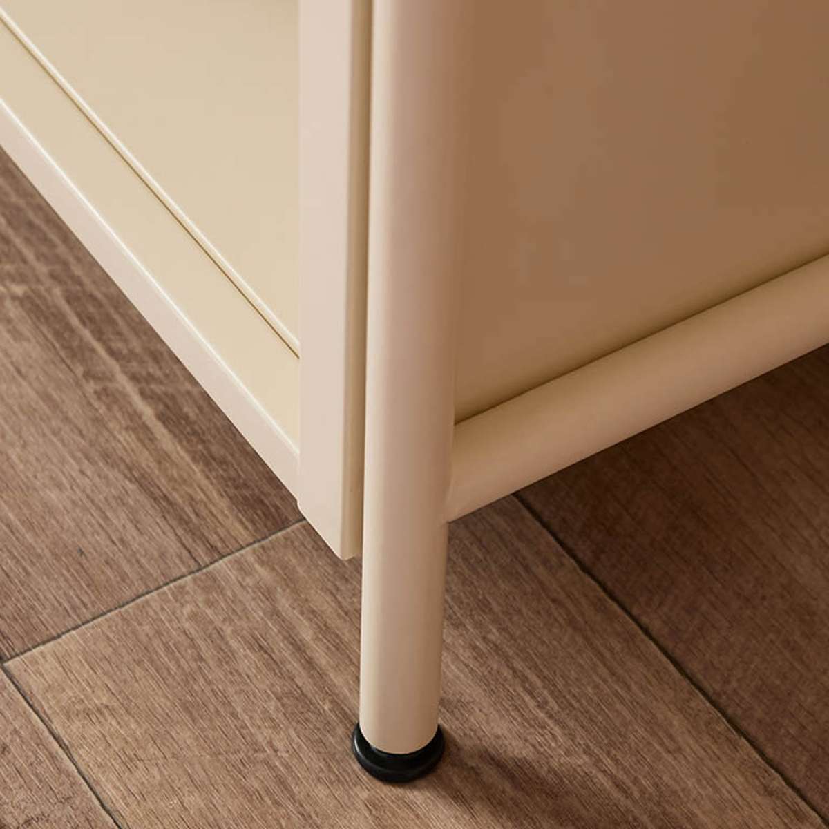 The Daily Rail - Cream