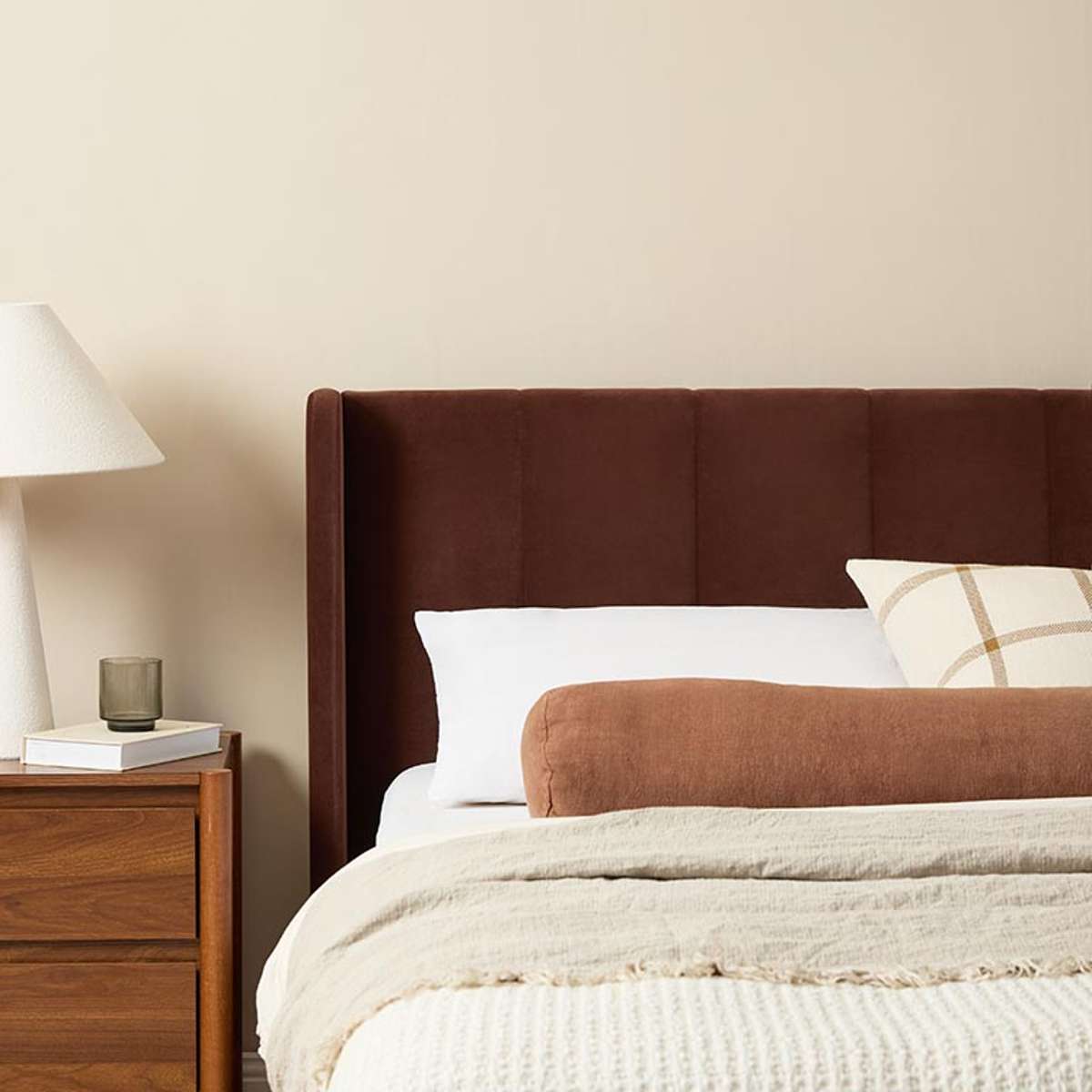 Quinn Queen Bed - Chocolate