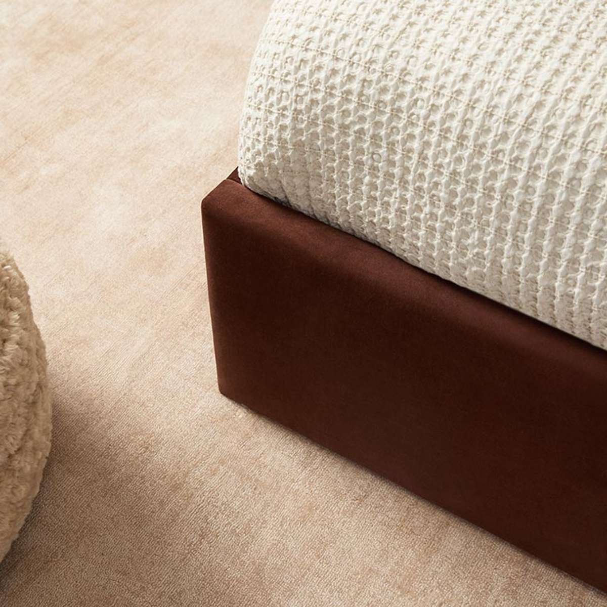 Quinn Queen Bed - Chocolate