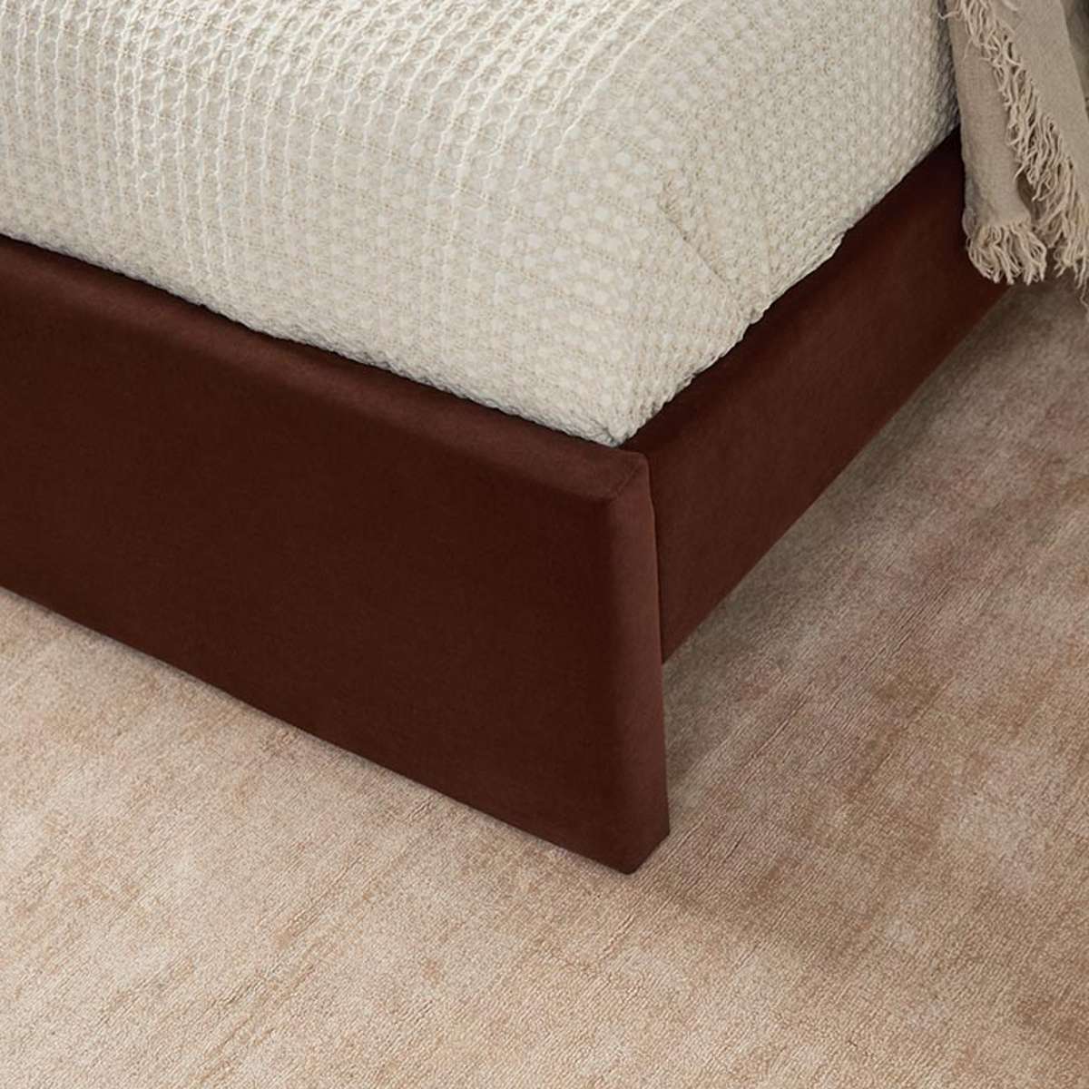 Quinn Queen Bed - Chocolate