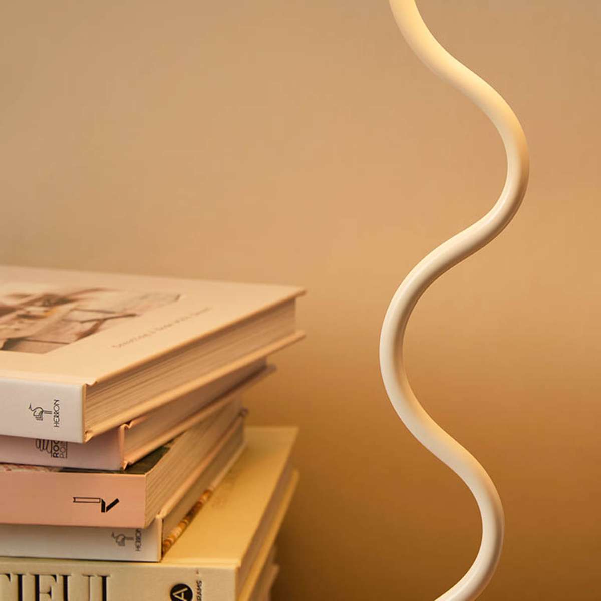 Luz Squiggle Table Lamp
