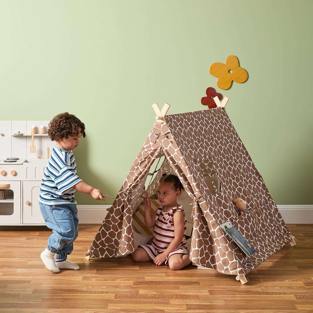 Minka House - Giraffe