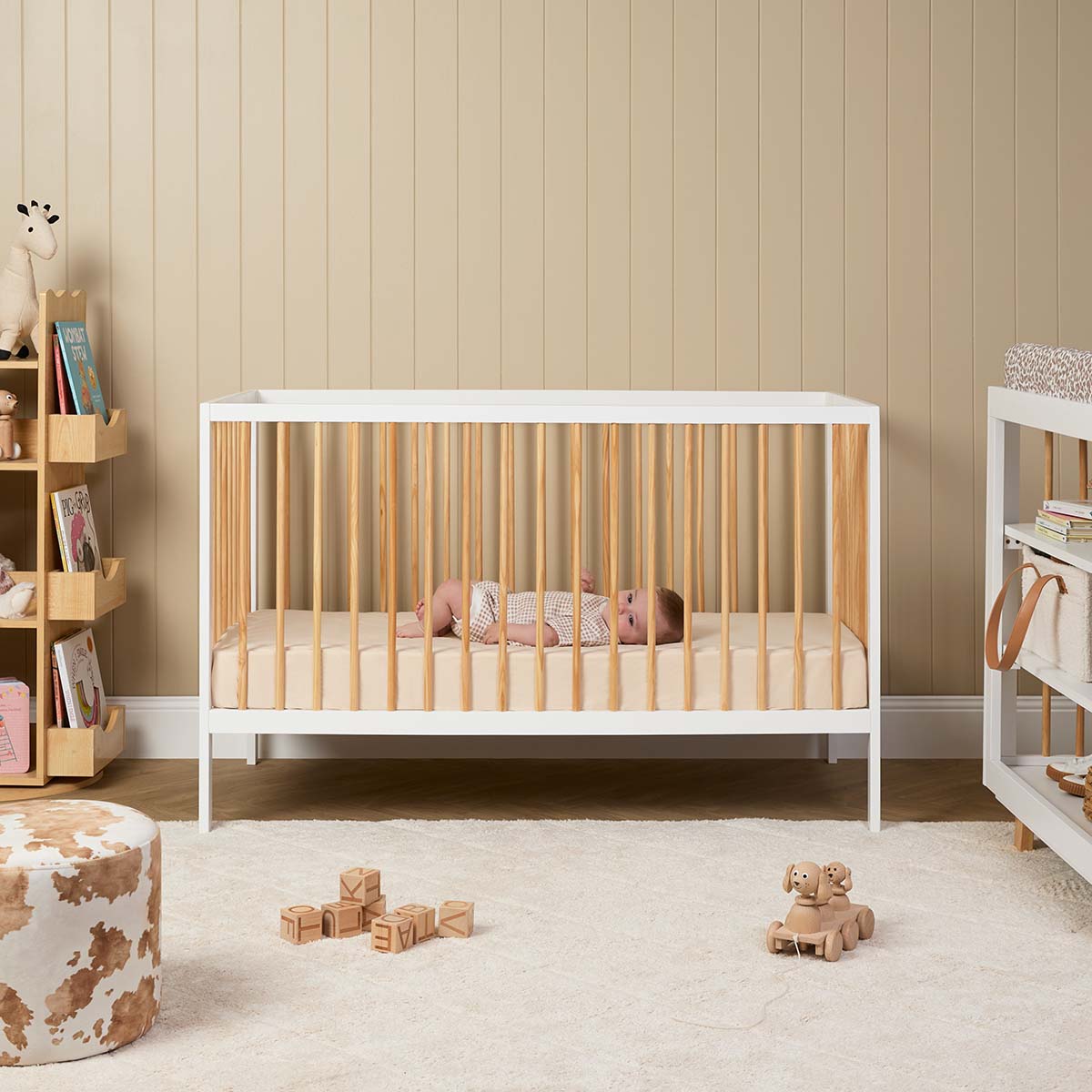 Mocka Dream Cot - White/Natural