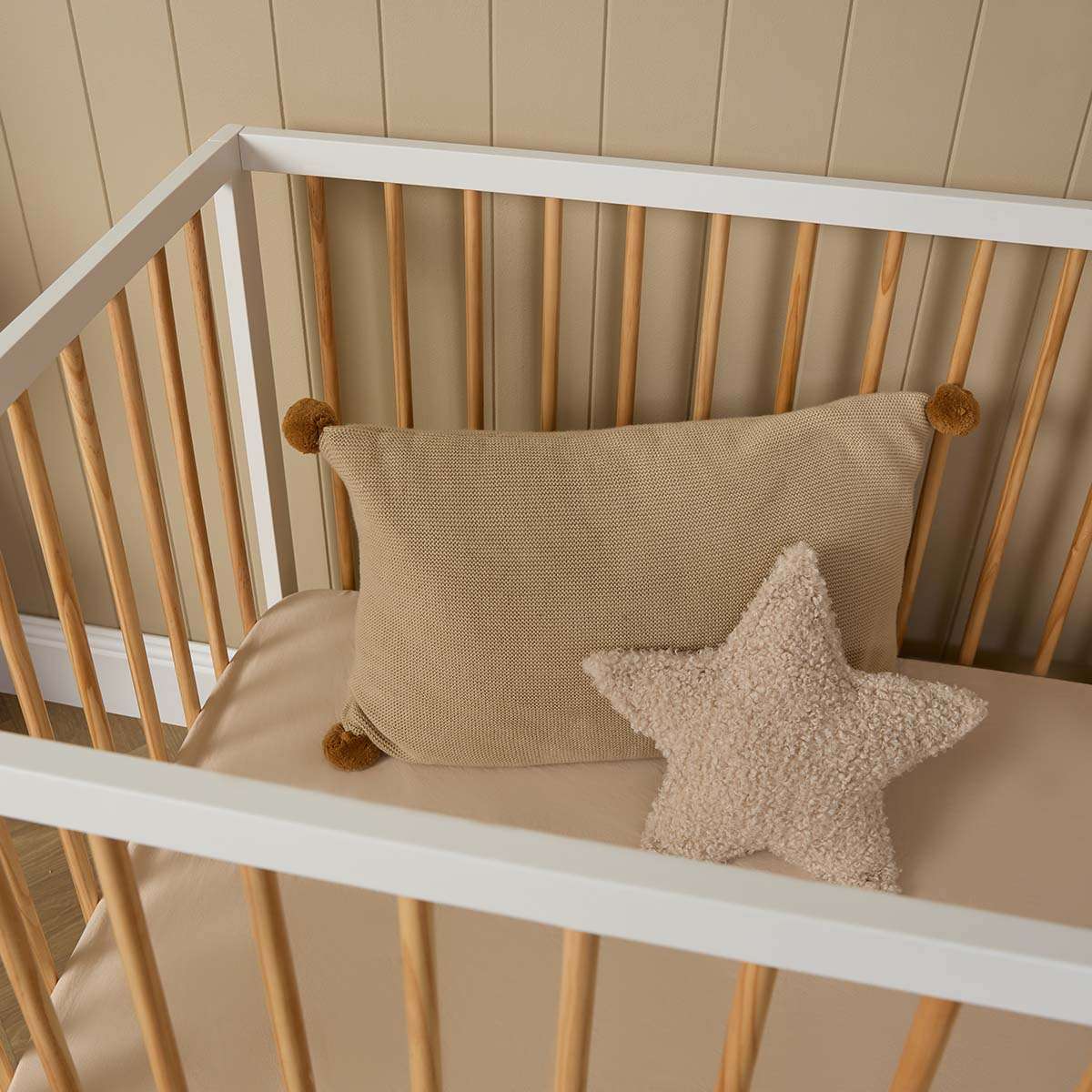 Mocka Dream Cot - White/Natural